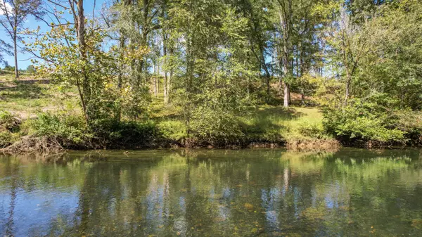 Benton, TN 37307,202 Rivers Edge LN