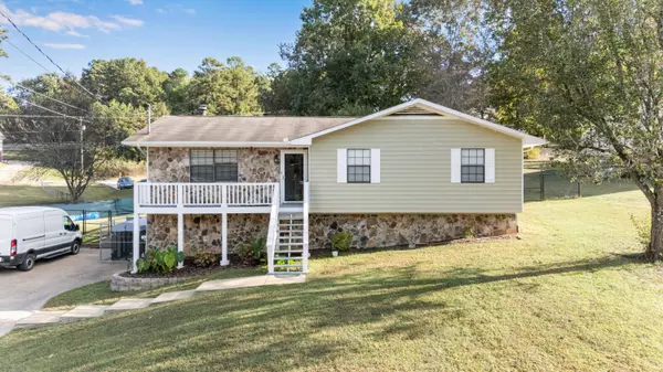 8314 Crossbow CT, Ooltewah, TN 37363