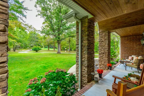 Signal Mountain, TN 37377,1501 Roberts Mill Rd RD