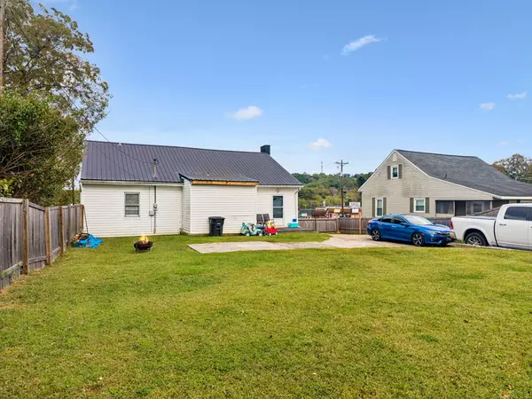 Athens, TN 37303,112 Hill ST