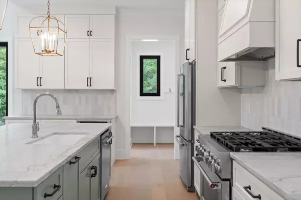 Signal Mountain, TN 37377,7558 Sawyer RD