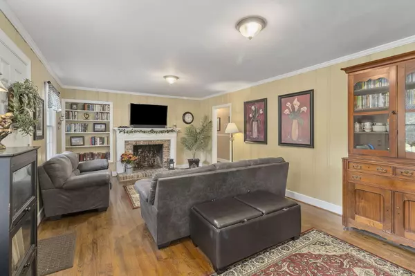 Signal Mountain, TN 37377,905 Ridgeway AVE