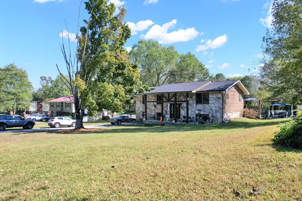 Lafayette, GA 30728,663 Diamond CIR