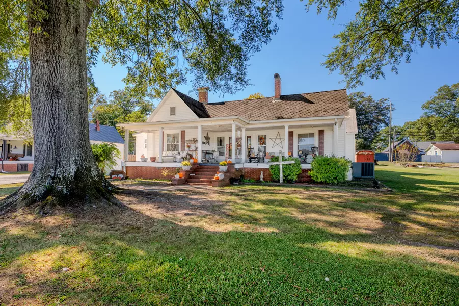 69 Myers AVE, Trion, GA 30753