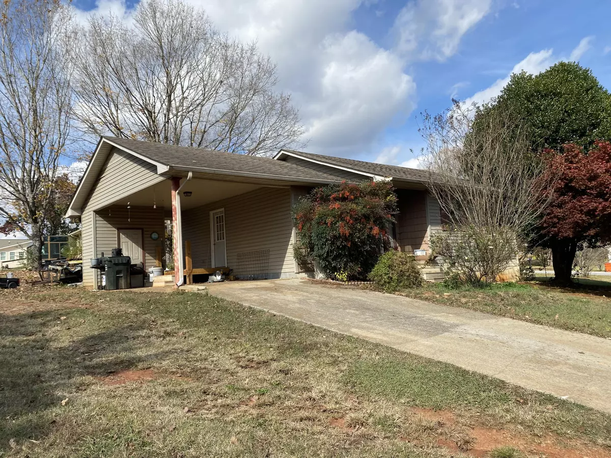 Riceville, TN 37370,102 County Road 143