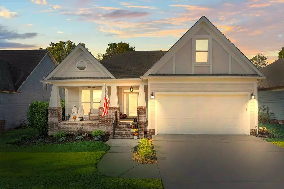 Ooltewah, TN 37363,9633 Rookwood CIR