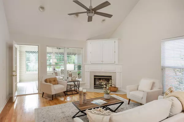 Chattanooga, TN 37421,2423 Queens Lace TRL