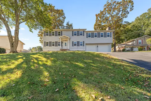 Chattanooga, TN 37421,9006 Kesler LN