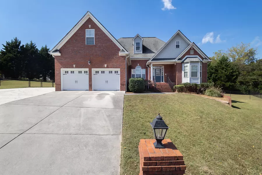 8005 Leon Brenda LN, Ooltewah, TN 37363