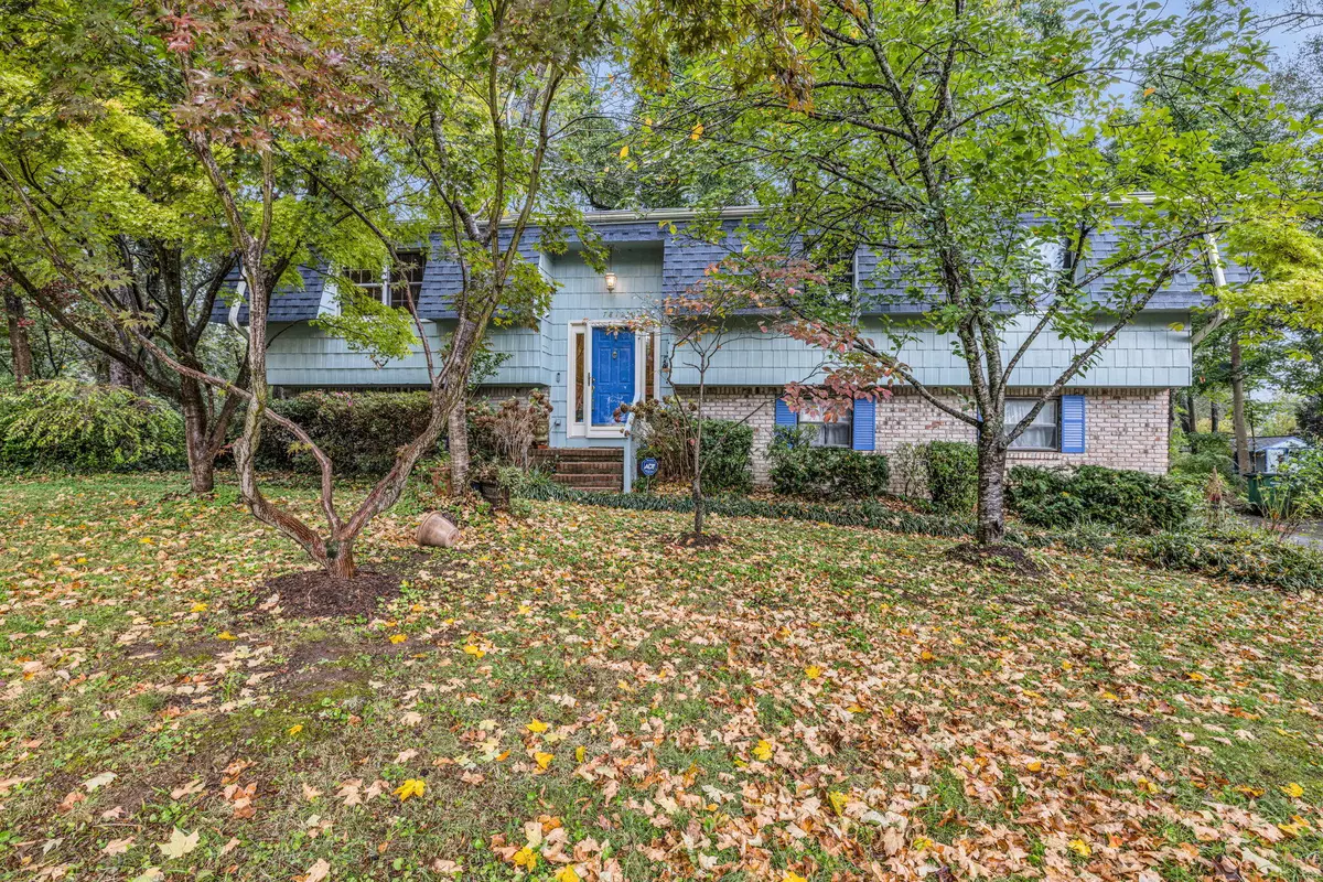 Hixson, TN 37343,7812 Huntington Forest DR