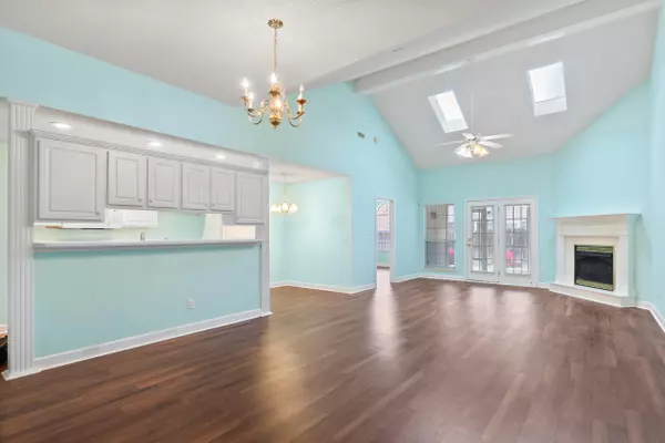 Chattanooga, TN 37421,6733 Willow Brook DR