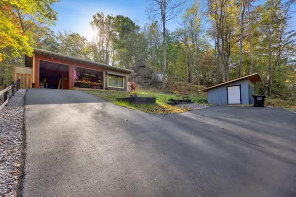 Soddy Daisy, TN 37379,13670 Tonja LN