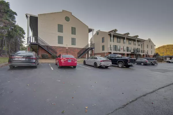 Chattanooga, TN 37405,900 Mountain Creek RD