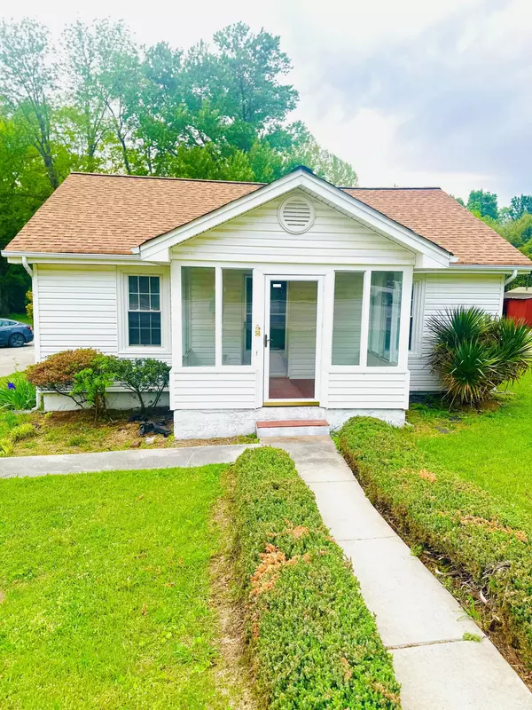 Chattanooga, TN 37421,8827 Brainerd RD