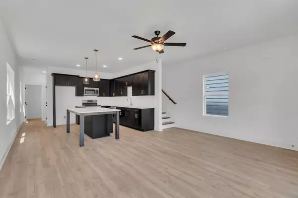 Chattanooga, TN 37404,1827 Cotton WAY