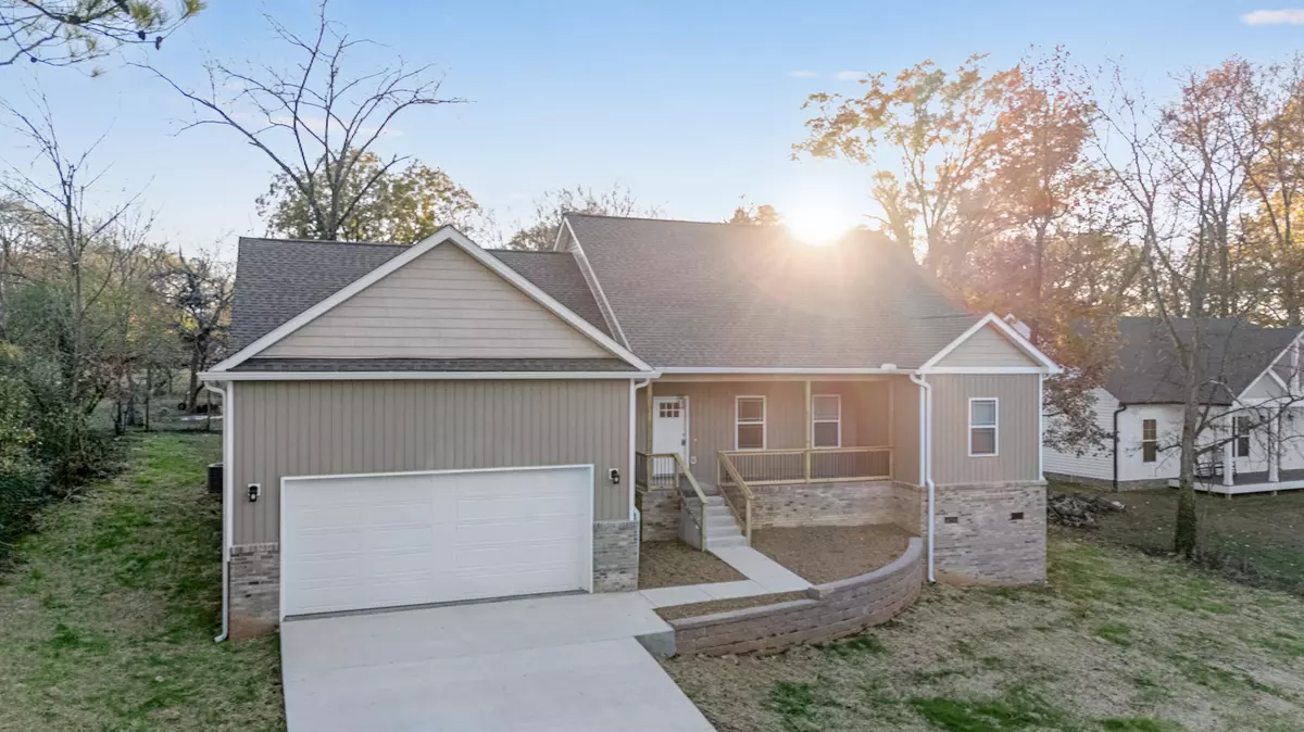 Chattanooga, TN 37421,6808 Pine DR