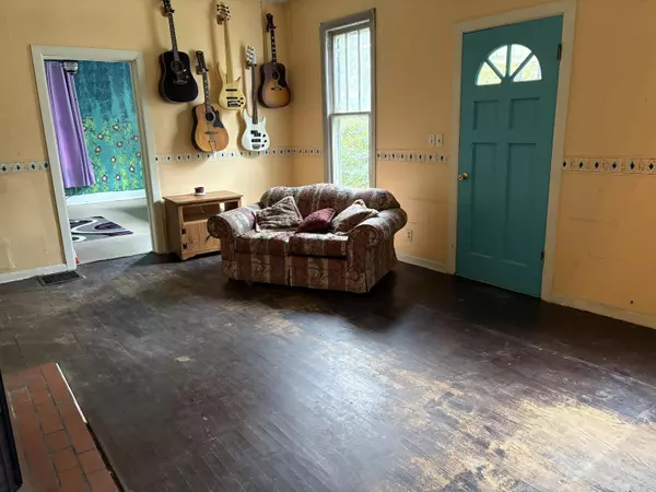 Whitwell, TN 37397,449 Elm ST