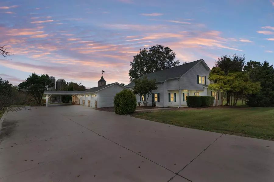 852 County Road 422, Englewood, TN 37329