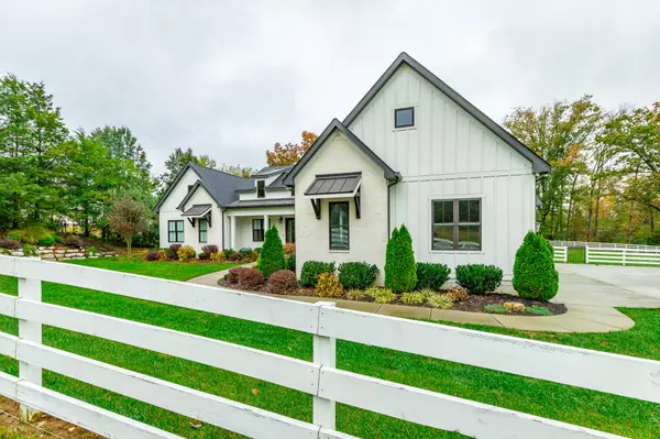 Chattanooga, TN 37421,9835 Cross Gate RD