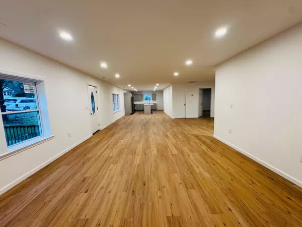 Whitwell, TN 37397,158 Spring AVE