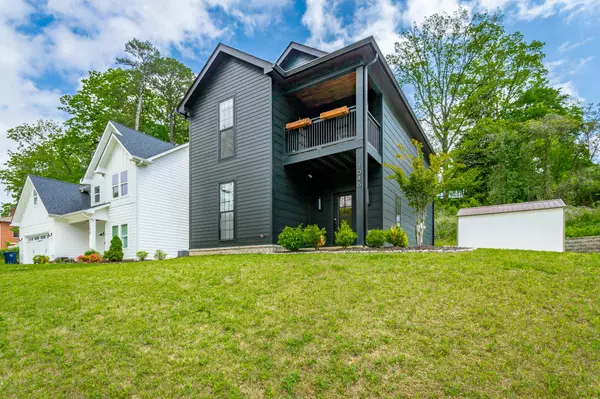 Chattanooga, TN 37412,1046 Seminole DR