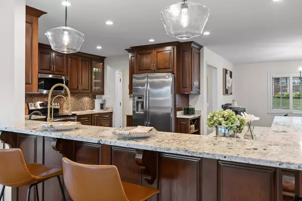 Hixson, TN 37343,7857 Parkshore CIR