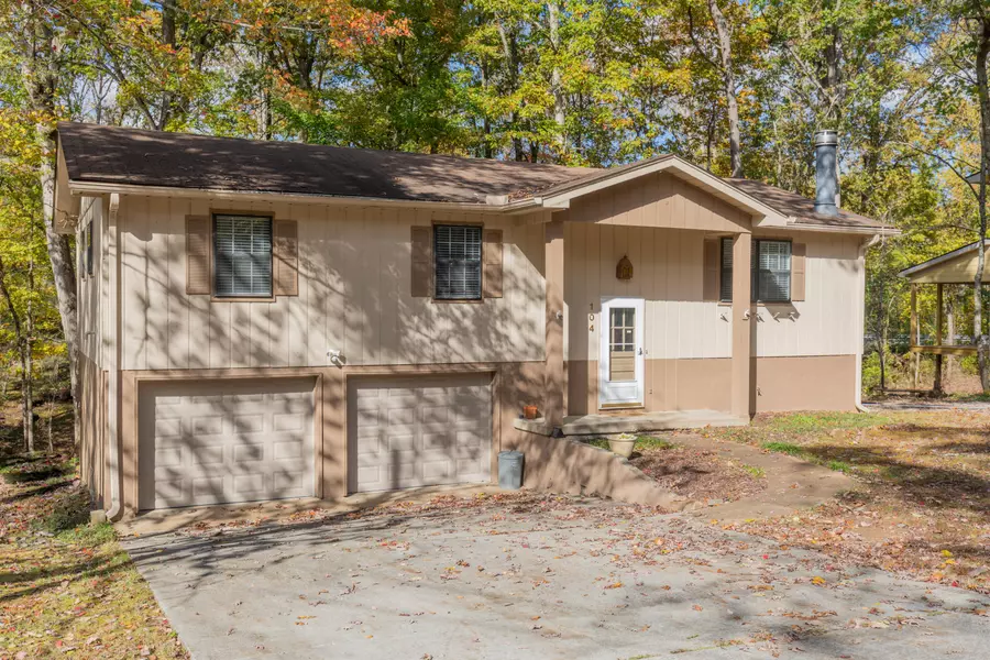 104 Sunnybrook TRL, Signal Mountain, TN 37377
