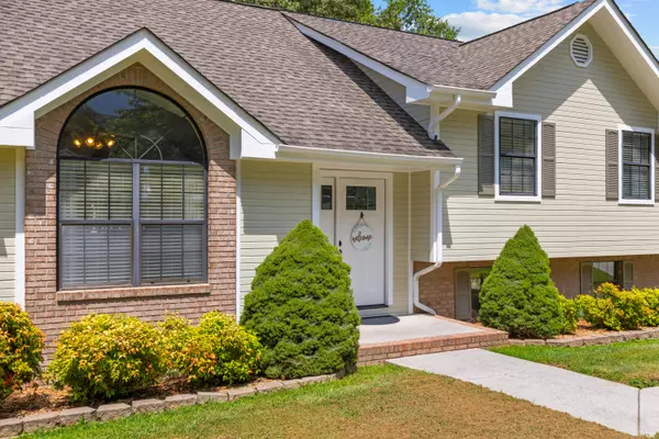 141 Debbie LN, Ringgold, GA 30736