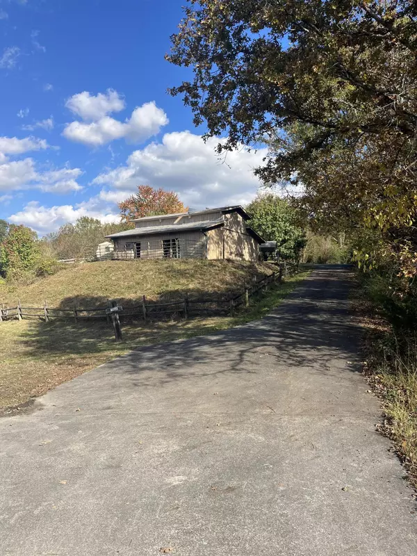 Chatsworth, GA 30705,5894 Highway 411 S