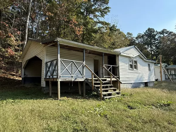 1253 Johnson RD, Chickamauga, GA 30707