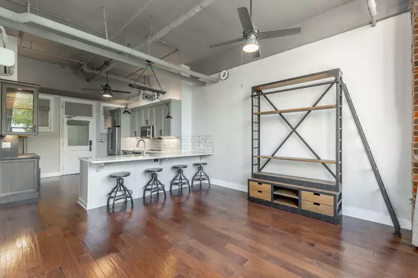 Chattanooga, TN 37402,1301 Market ST