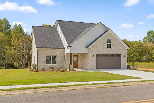 Chatsworth, GA 30705,104 Madison West ST