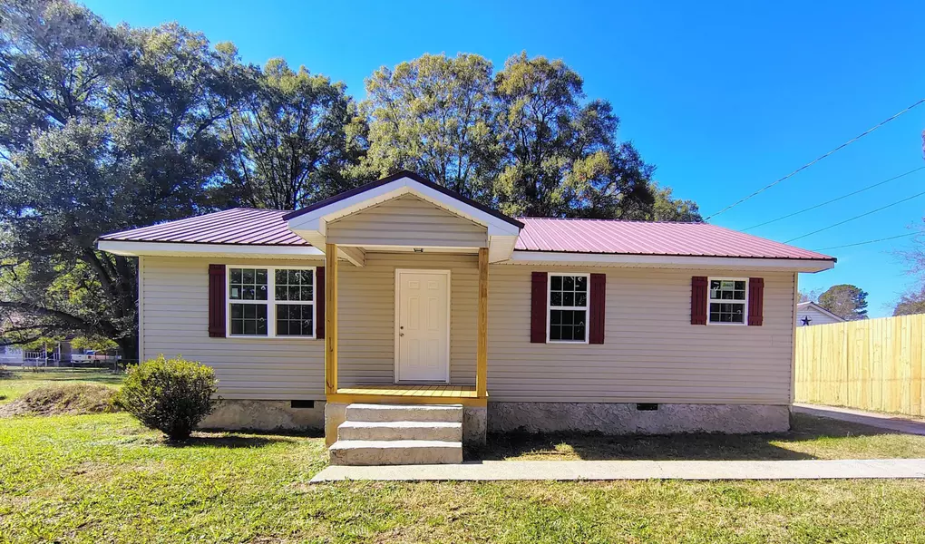 93 Cherry ST, Trion, GA 30753