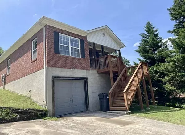 303 Woodlawn DR, Rossville, GA 30741