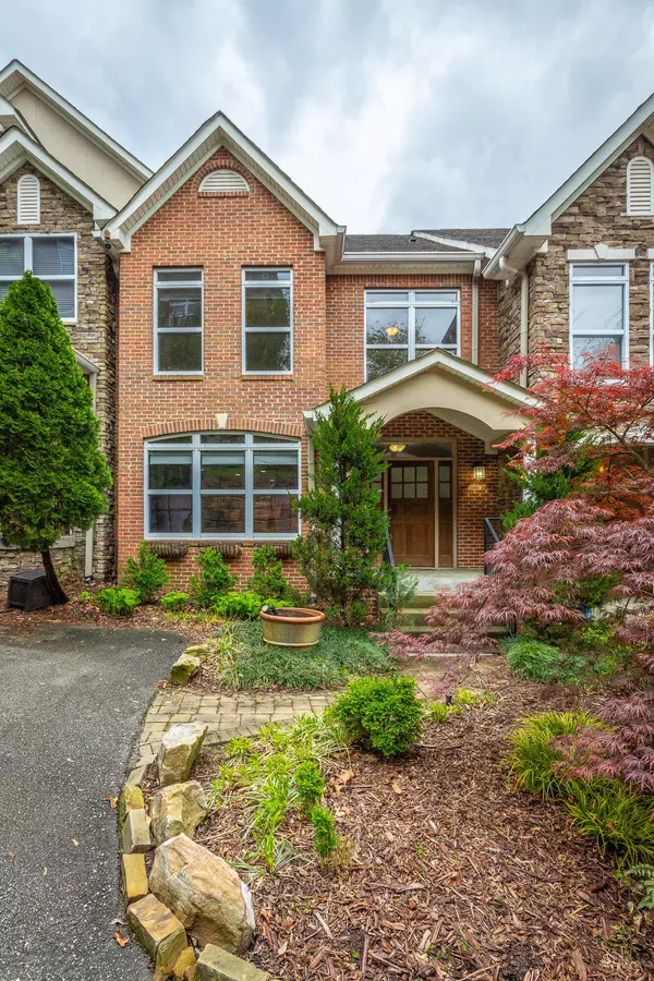 Chattanooga, TN 37405,254 Berry Patch LN