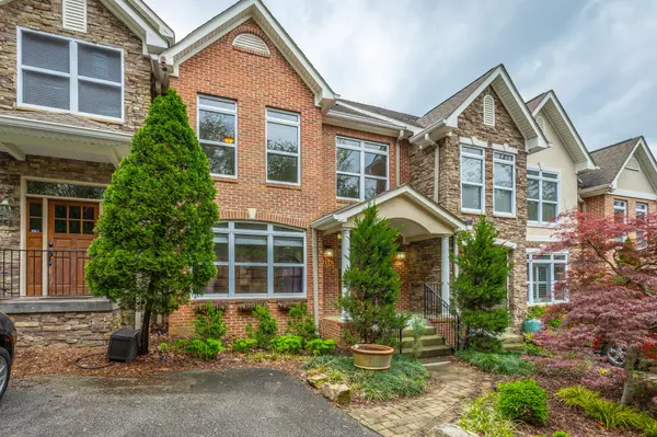 Chattanooga, TN 37405,254 Berry Patch LN