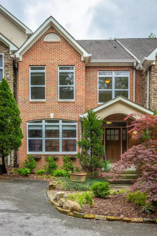 Chattanooga, TN 37405,254 Berry Patch LN