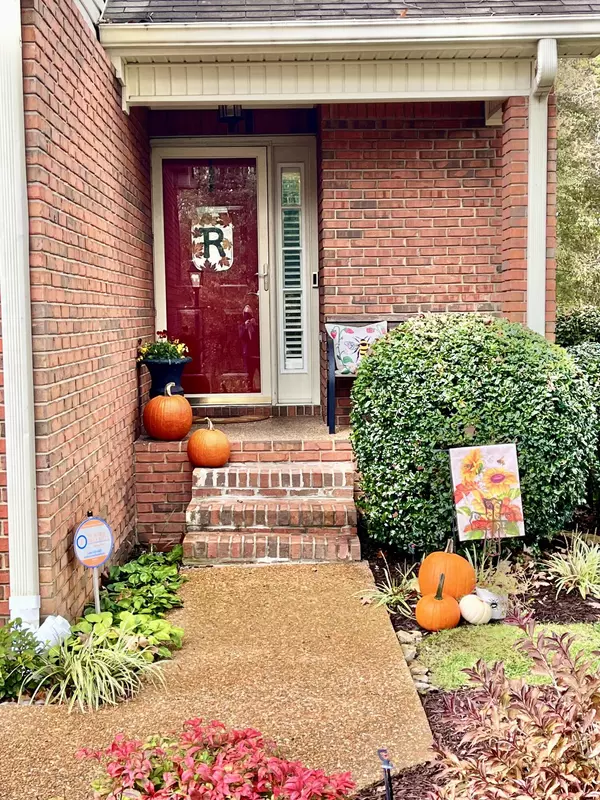 Chattanooga, TN 37421,2421 Royal Fern TRL