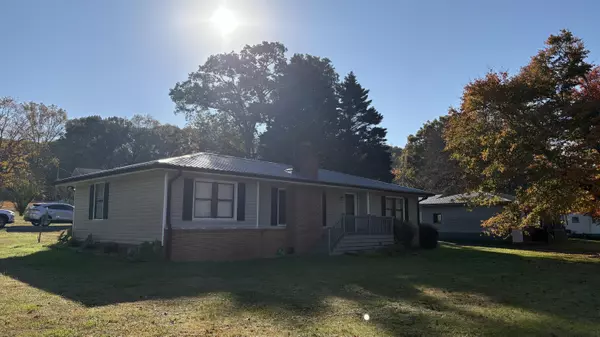 34 Tj Arnold CIR, Ringgold, GA 30736