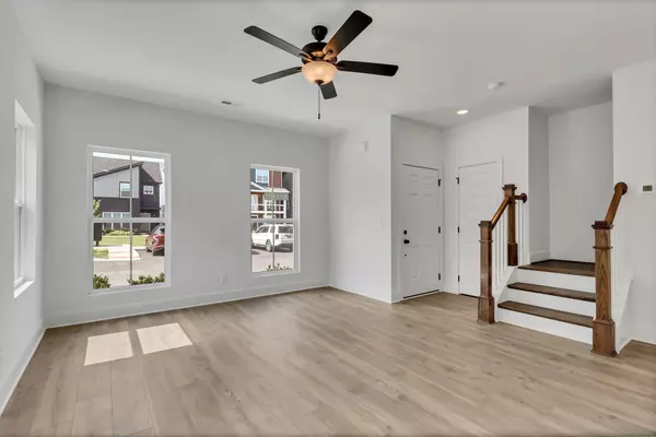 Chattanooga, TN 37404,2471 Twill PL