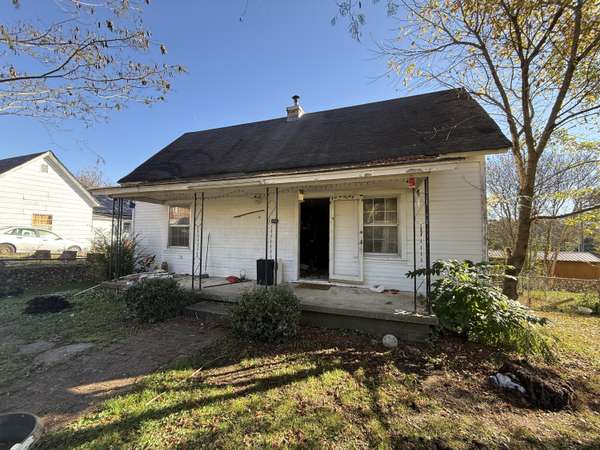 13 Steele ST, Lafayette, GA 30728