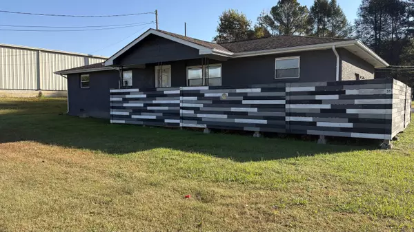 31 Tj Arnold CIR, Ringgold, GA 30736