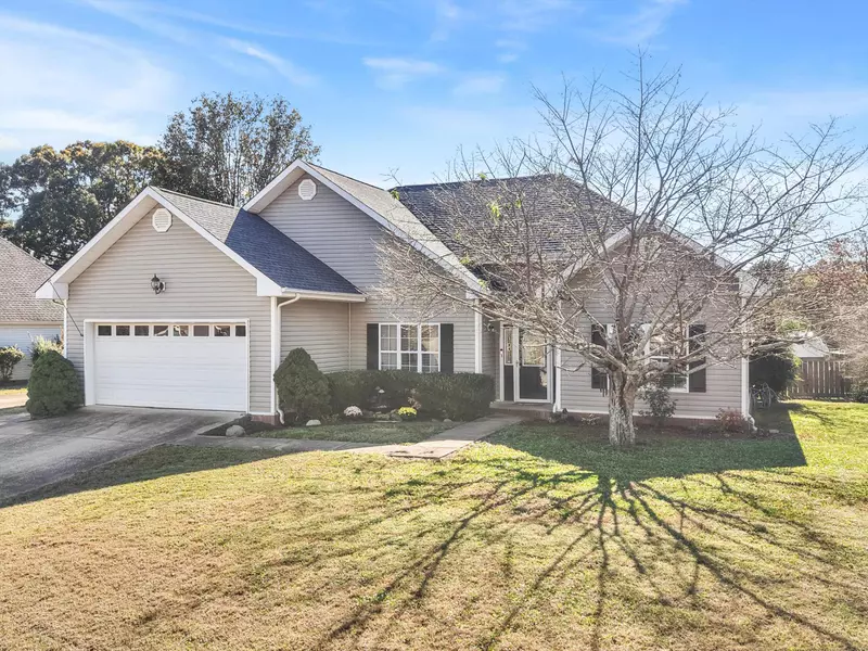 1834 Breeze DR, Soddy Daisy, TN 37379