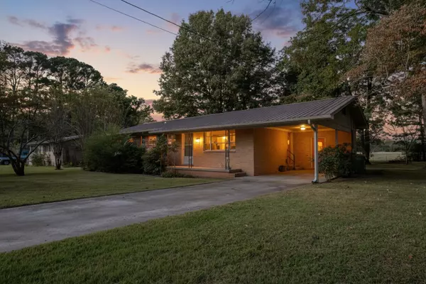 1302 Garden DR, Scottsboro, AL 35769