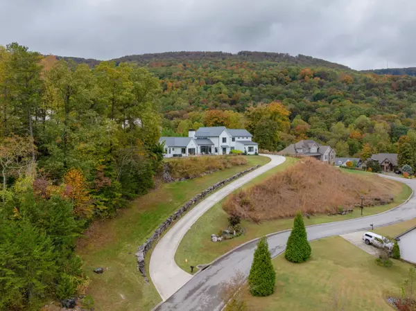 Chattanooga, TN 37419,514 Kestrel LN