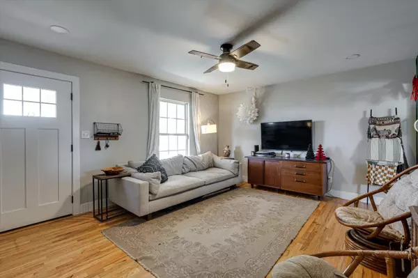 Chattanooga, TN 37406,2104 Sims ST