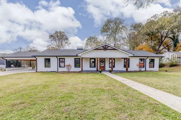 Dalton, GA 30720,924 Stoneleigh RD