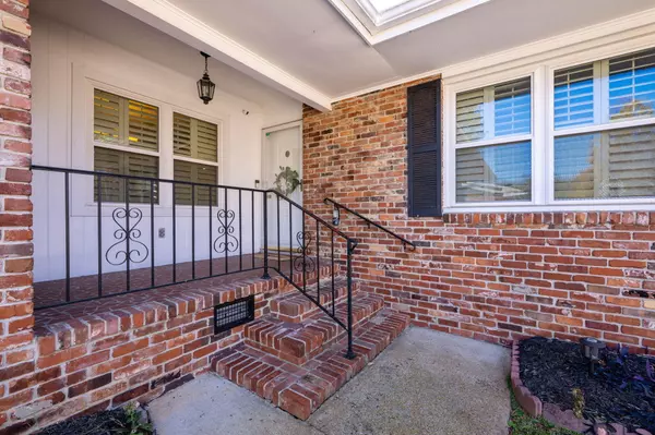 1116 Anita DR, Chattanooga, TN 37411