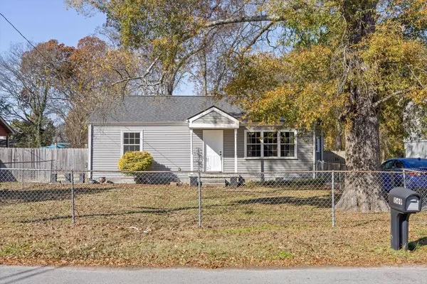 East Ridge, TN 37412,1569 Burns AVE