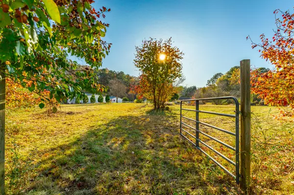 633 Garden Farm RD, Rossville, GA 30741